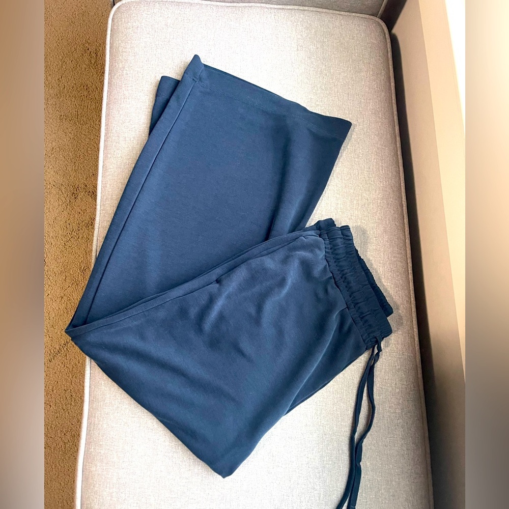 Blue Flowy pants with pockets